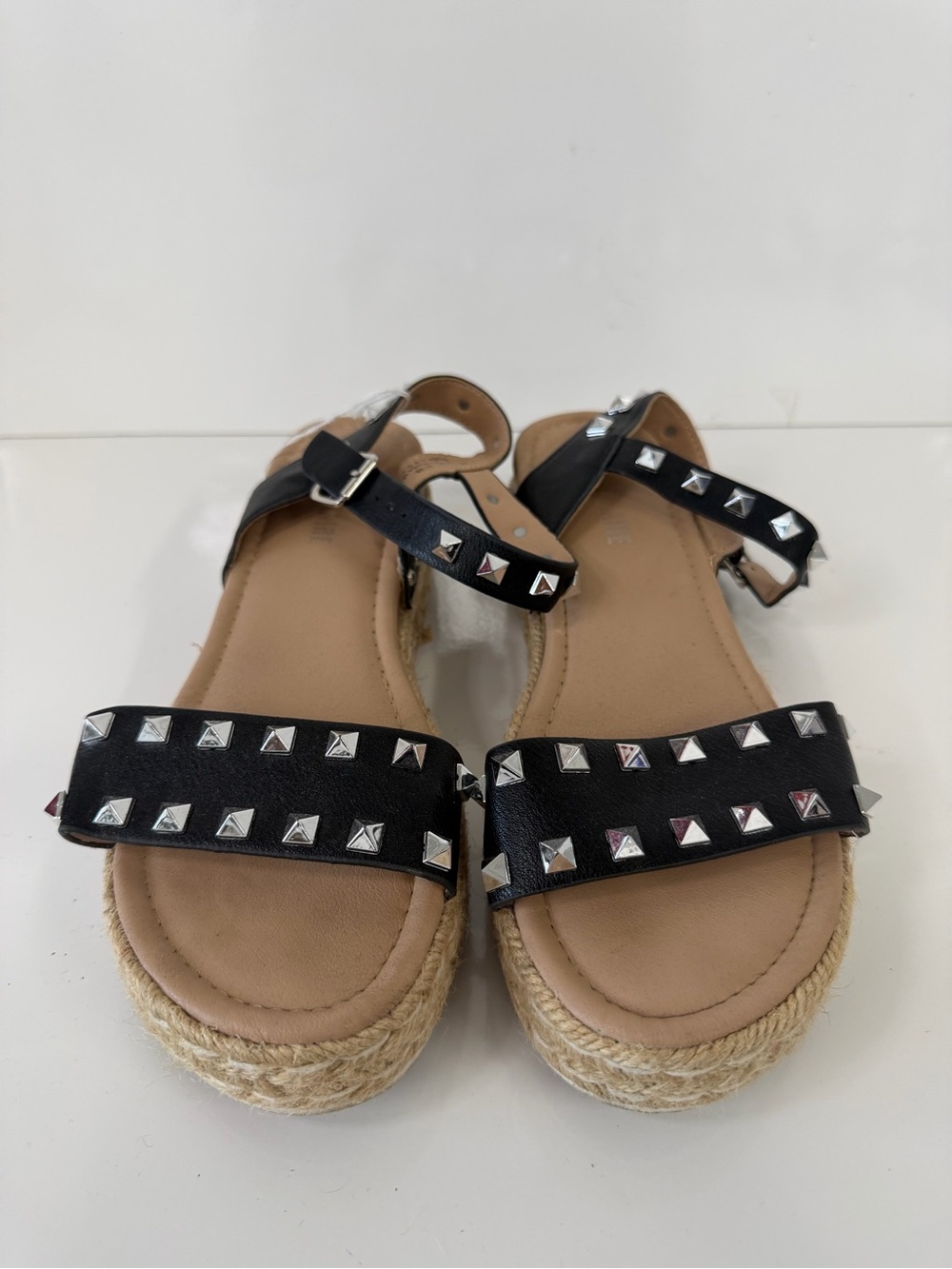 Cushionaire Melissa Women’s Black Studded Espadrille Platform Sandals. Size: 8.5